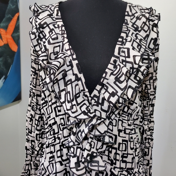 Allison Taylor Tops - Allison Taylor Ruffle Blouse Women Black White Geometric Print V-Neck Career Off
